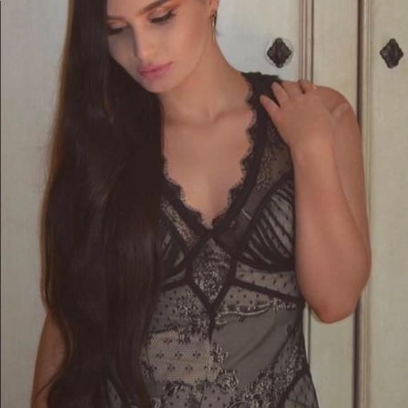 Black lace dress - Picture 5 of 6